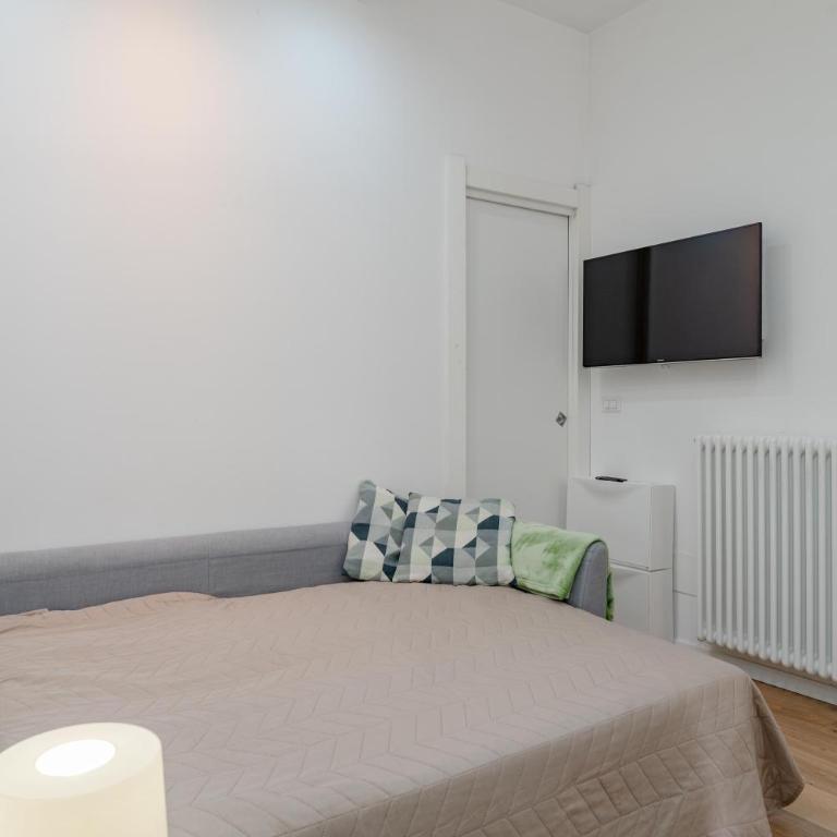 In Essenza - One-Bedroom Apartment - 16