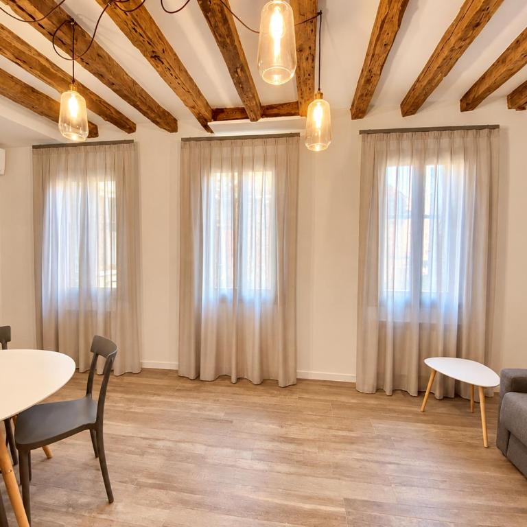 Suite House 4343 apartments - Suite with City View - 6