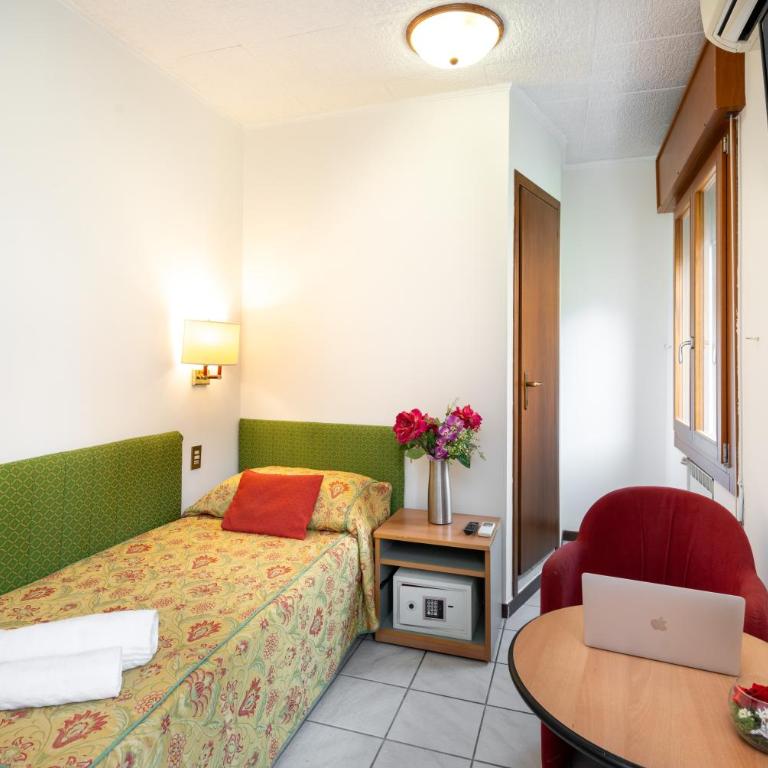 Camelia Rooms Venice Guesthouse - Camera Singola con Bagno Privato - 1