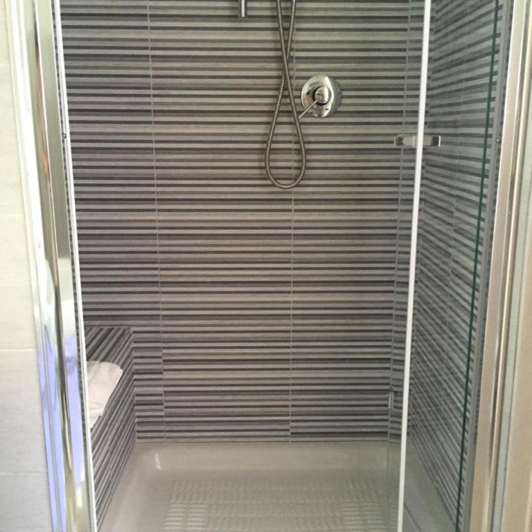 No Stress Affittacamere - Camera Doppia con Letti Singoli con Bagno Privato - 2