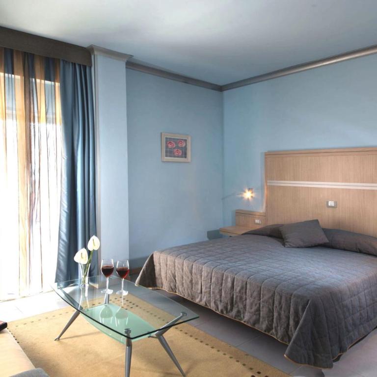 Hotel Mediterraneo - Habitación Familiar (2 adultos y 2 niños) - 4