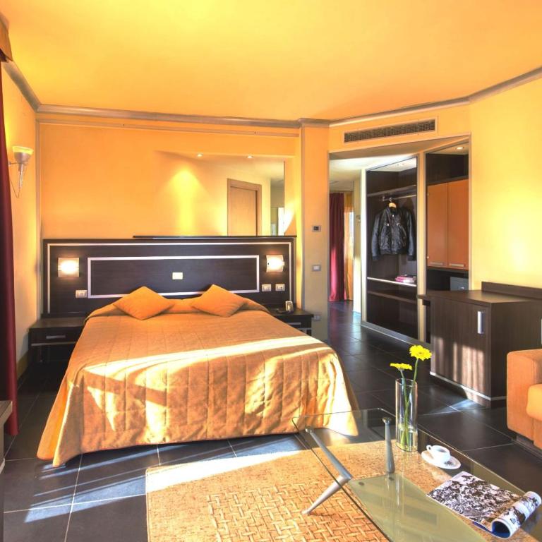Hotel Mediterraneo - Habitación Familiar (2 adultos y 2 niños) - 3