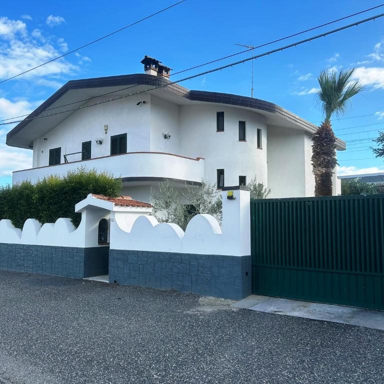 Villa Kora - elegance and comfort in Reggio Calabria - Three-Bedroom Standard Apartment - 1