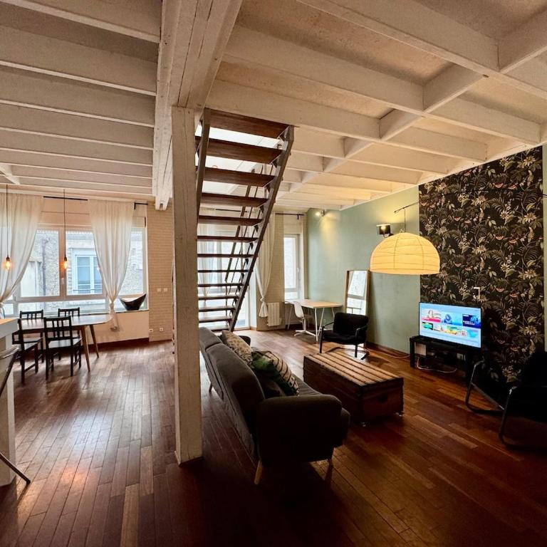 Reims City Duplex avec parking inclus - Apartment - 6