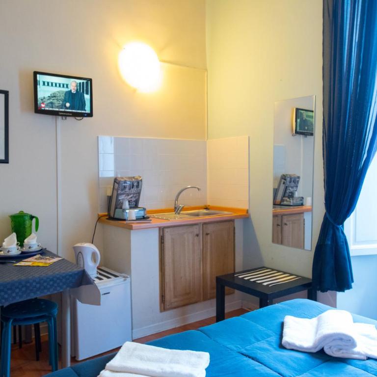 Quo Vadis Roma 2 - Camera Tripla con Bagno Privato Esterno - 3