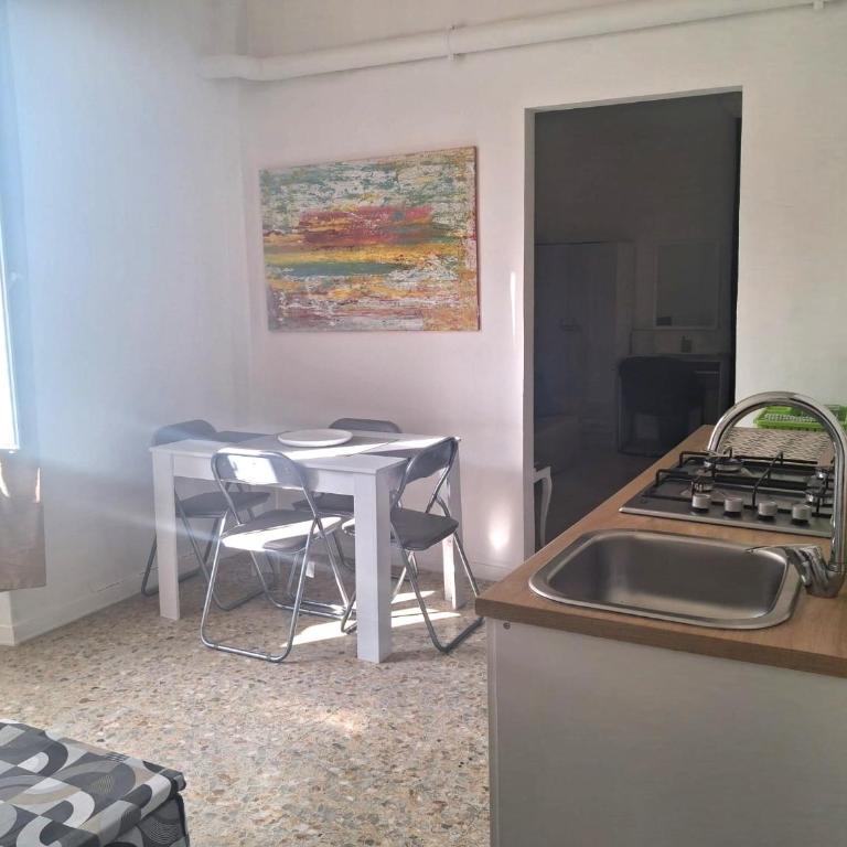 BRONZI e STRAIT HOME - Monolocale - 10