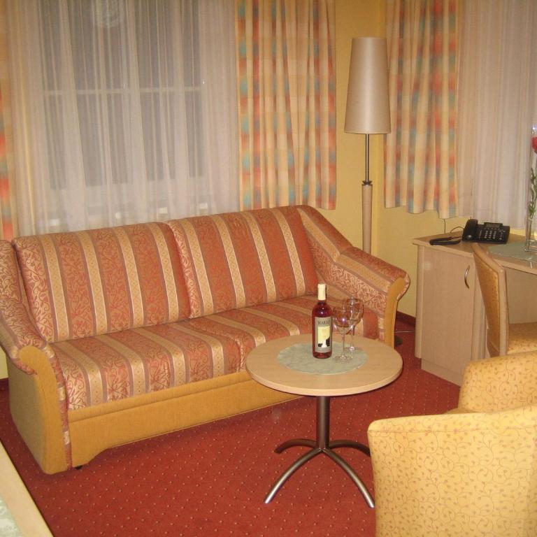 Landhotel Stofflerwirt - Suite mit 1 Schlafzimmer - 1