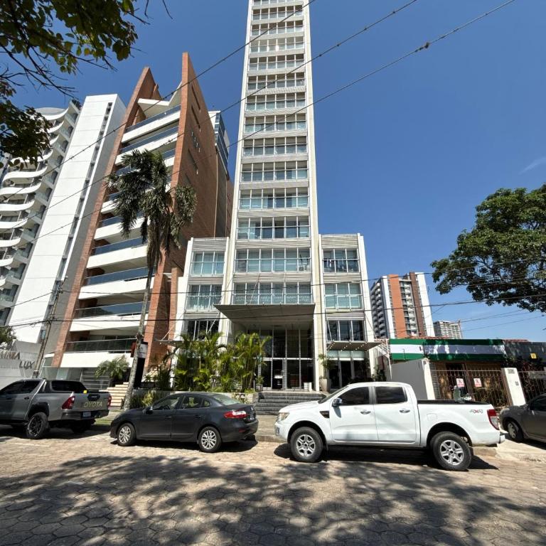 Departamento Exclusivo Equipetrol - Apartamento de 1 dormitorio - 1