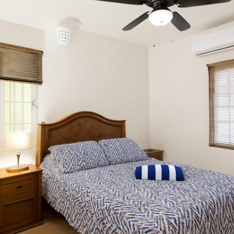 Beachfront 2BR Condo in Playa I Steps to 5th Ave! - Apartamento - 2