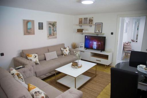 Summer House with Heated Swimming Pool - Appartement avec Piscine - 34