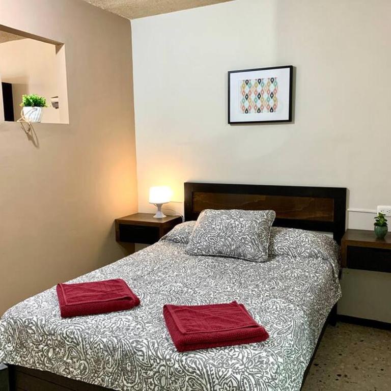 Departamentos Zona Tec Monterrey - Amplios y gran ubicación - Habitación Doble con baño privado - 1