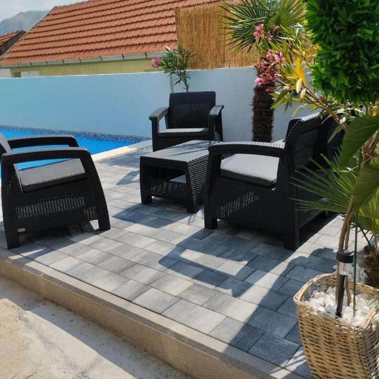 Summer House with Heated Swimming Pool - Appartement avec Piscine - 13