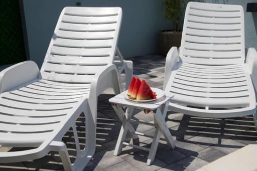 Summer House with Heated Swimming Pool - Appartement avec Piscine - 10