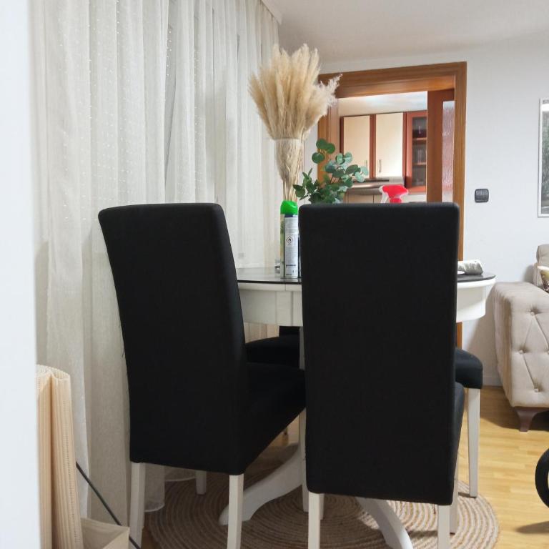 Summer House with Heated Swimming Pool - Appartement avec Piscine - 29