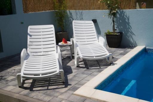 Summer House with Heated Swimming Pool - Appartement avec Piscine - 6