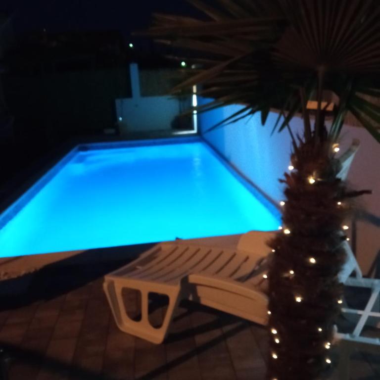 Summer House with Heated Swimming Pool - Appartement avec Piscine - 9