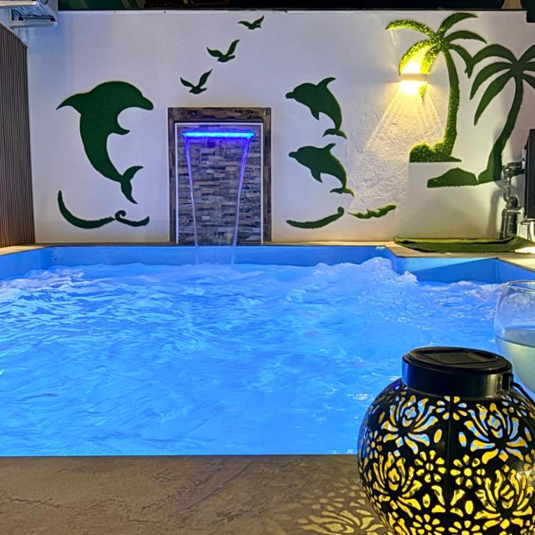 Villas Puerto Rico in front of the shopping center with private heated saltwater pool with jacuzzi function & arcade games - Villa Estándar - 14