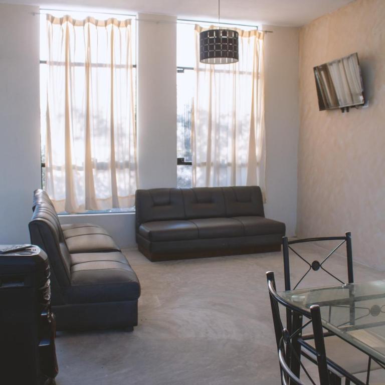 Casa amplia con Piscina y estacionamiento - One-Bedroom House - 3