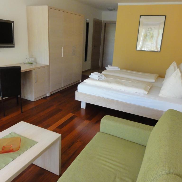Wohlfühlpension Kristan - Doppelzimmer mit Balkon oder Terrasse - 3