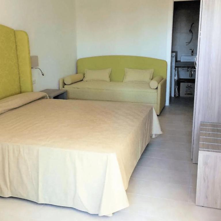 Agora Park Hotel - Standard Family Room - 1