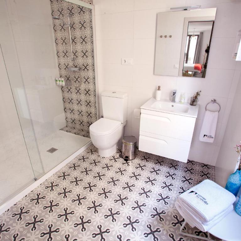 Suites del Arenal Olehousing - Habitación Cuádruple con balcón - 4