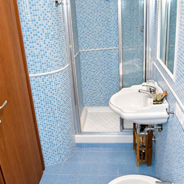 AmareRomaRooms - Chambre Triple Confort - 7