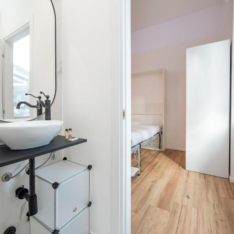 Xenia - Studio apt in Via Filippo Sassetti 31 - Monolocale - 17