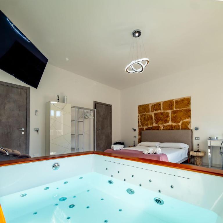 Yllen Rooms - Suite Deluxe con Vasca Idromassaggio - 17