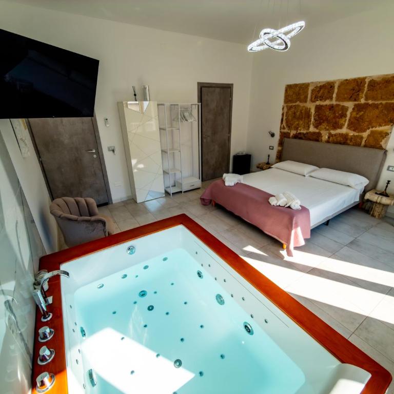 Yllen Rooms - Suite Deluxe con Vasca Idromassaggio - 1
