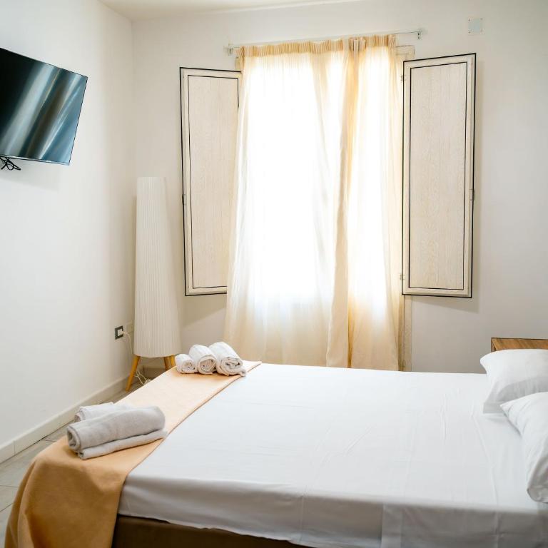 Yllen Rooms - Camera Matrimoniale con Bagno Privato - 8