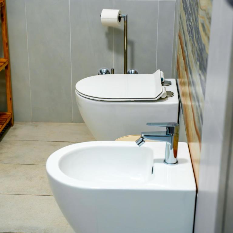 Yllen Rooms - Camera Matrimoniale con Bagno Privato - 21