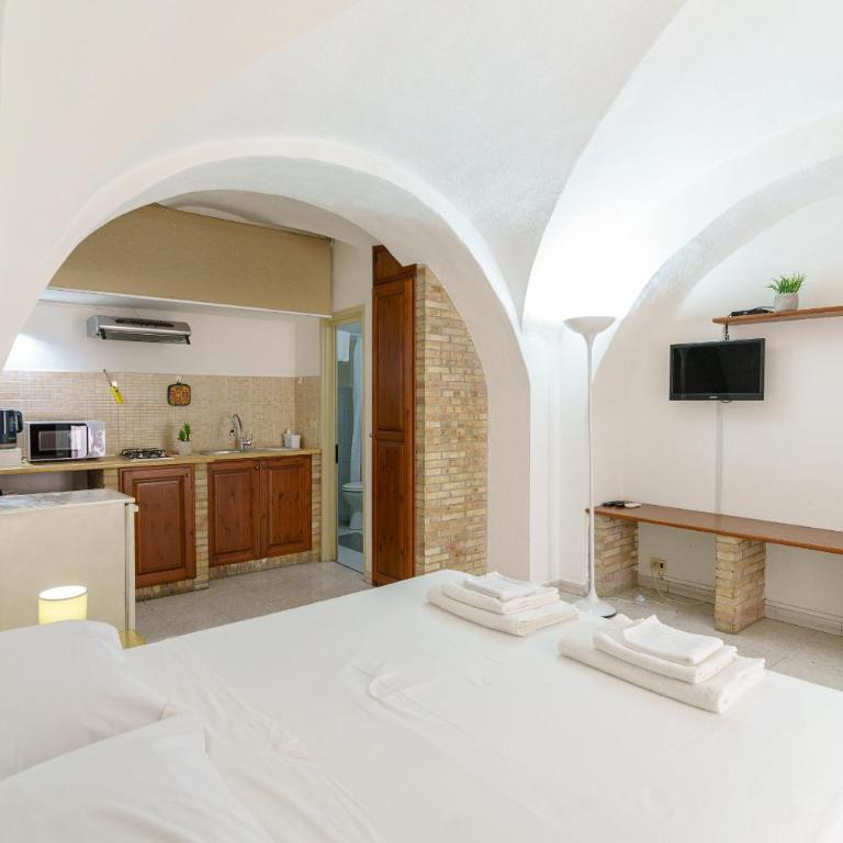 Little Nice Apartment - One-Bedroom Apartment - 6