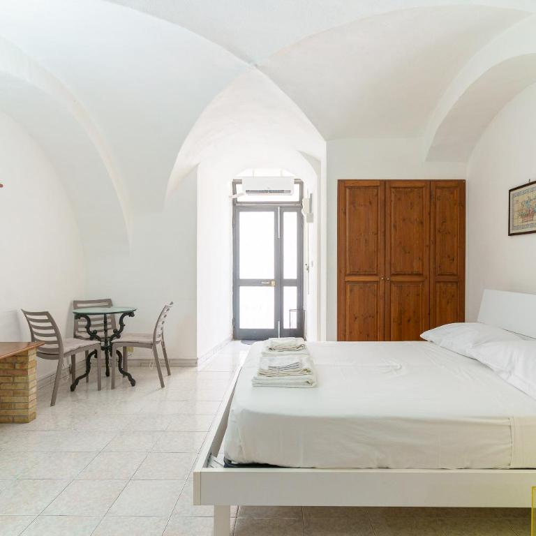 Little Nice Apartment - One-Bedroom Apartment - 7