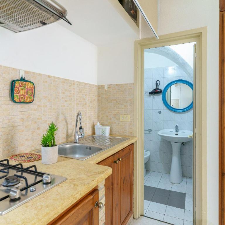 Little Nice Apartment - One-Bedroom Apartment - 10