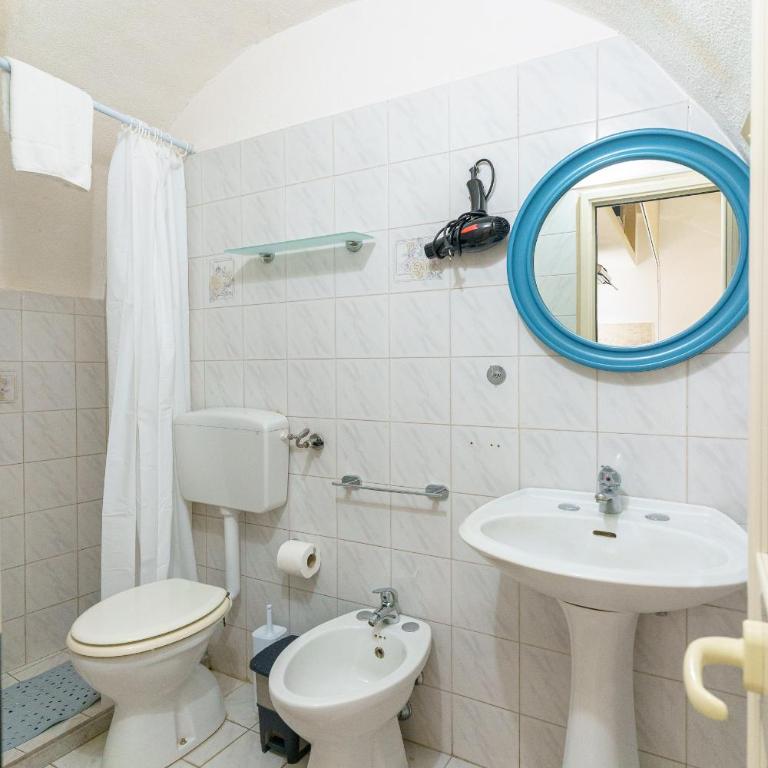Little Nice Apartment - One-Bedroom Apartment - 12
