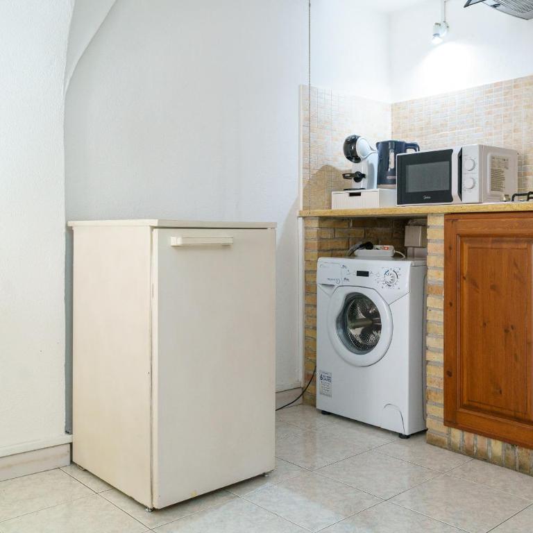 Little Nice Apartment - One-Bedroom Apartment - 17
