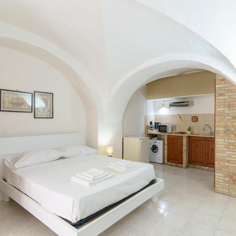Little Nice Apartment - One-Bedroom Apartment - 25