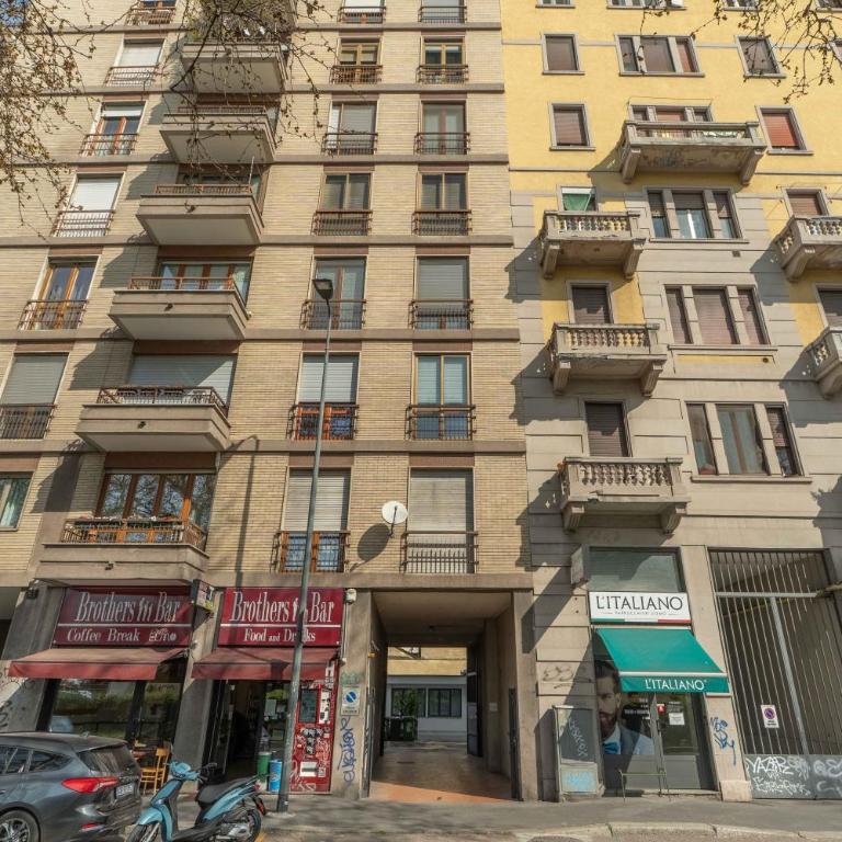 Spazioso appartamento con parcheggio privato in zona Navigli - Appartamento con 2 Camere da Letto - 3