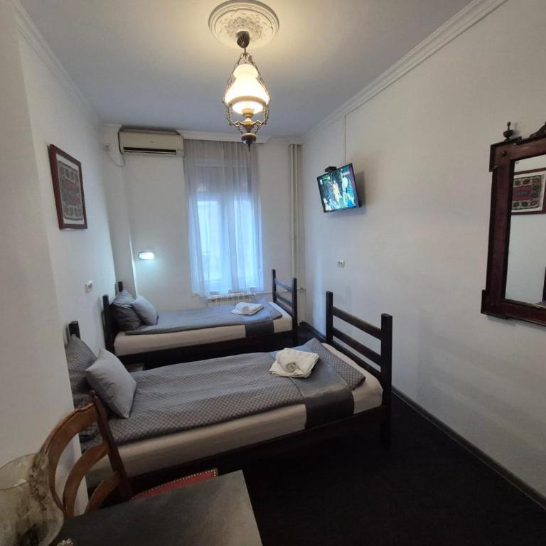 Authentic Belgrade Centre - Apartment #1, 5 Bedrooms, 3 full Bathrooms - Apartment mit Terrasse - 19