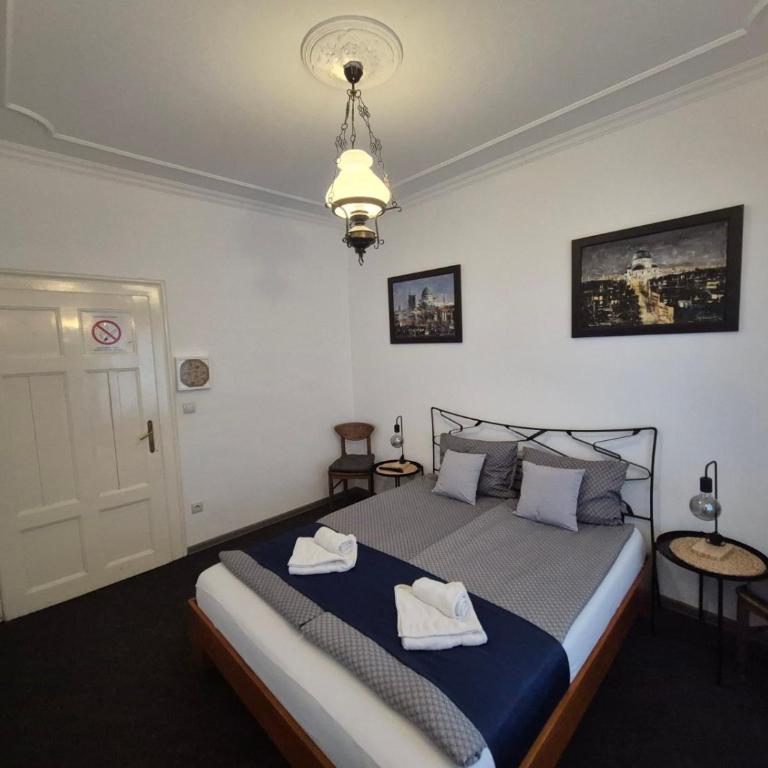 Authentic Belgrade Centre - Apartment #1, 5 Bedrooms, 3 full Bathrooms - Apartment mit Terrasse - 11