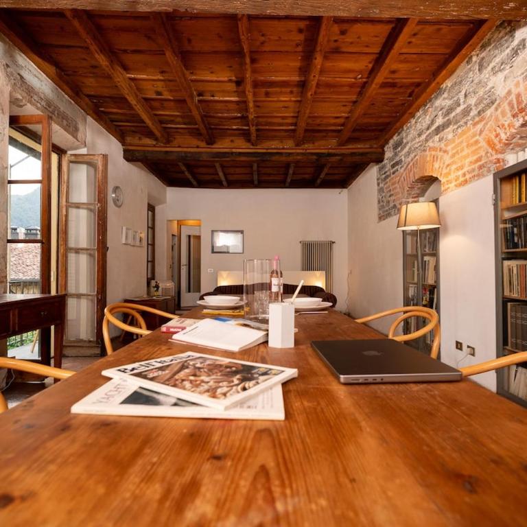 Studio d'Arte nel Cuore di Como - Appartamento con 1 Camera da Letto - 1