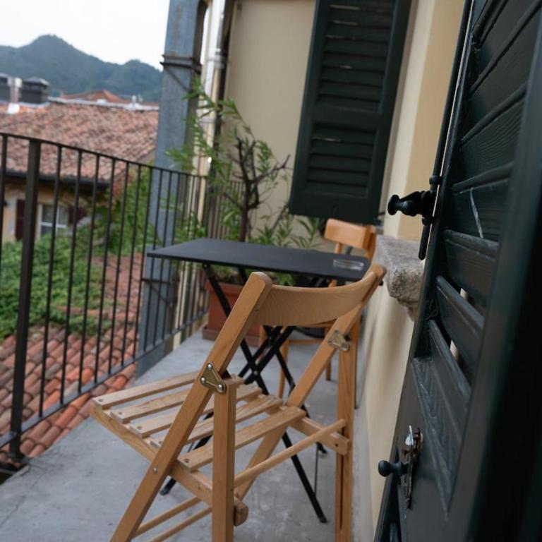 Studio d'Arte nel Cuore di Como - Appartamento con 1 Camera da Letto - 2