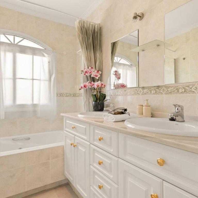 Las Brisas Estepona - 2BR, Pool and Terrace - Apartamento - 8