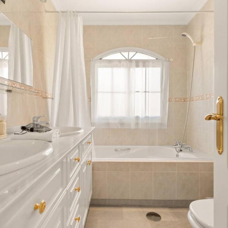 Las Brisas Estepona - 2BR, Pool and Terrace - Apartamento - 13
