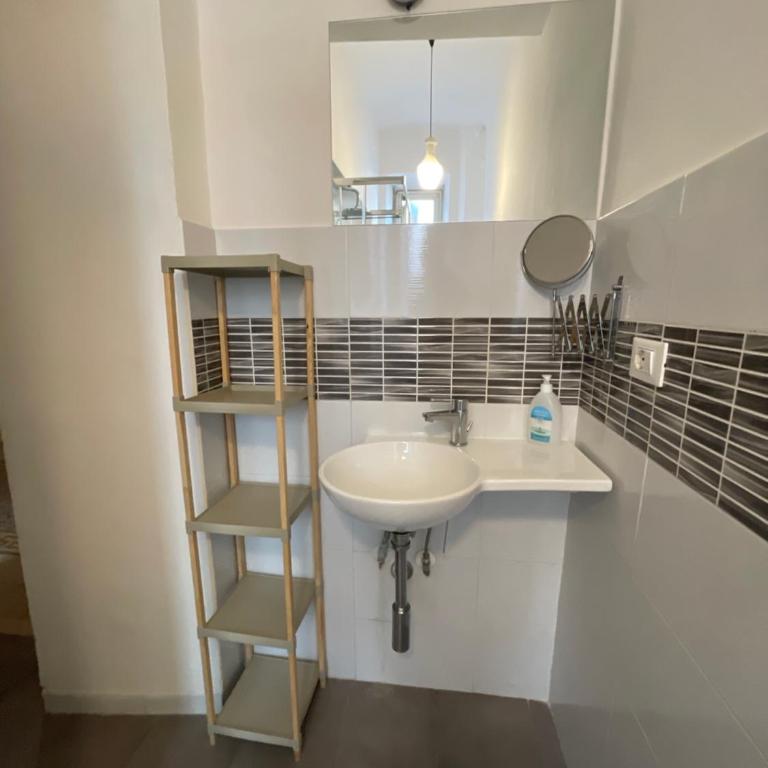 Welcome in 2 br Apartment in Rome- San Giovanni - Appartamento con 2 Camere da Letto - 34