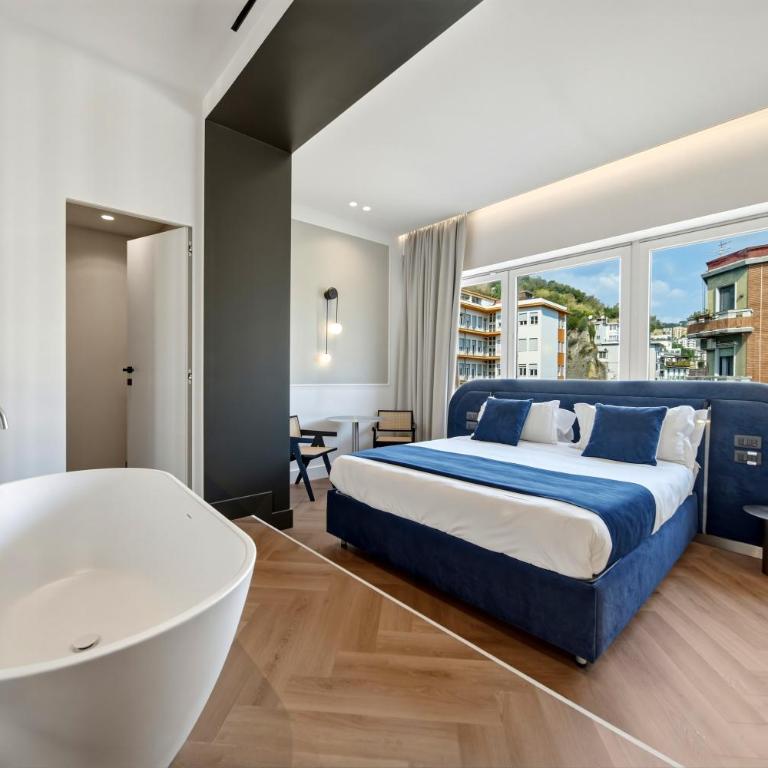 Palazzo Montella - Side sea view Suite with Bathtub - 1