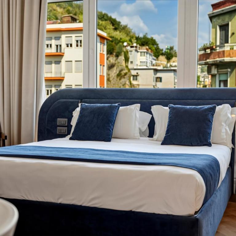 Palazzo Montella - Side sea view Suite with Bathtub - 8