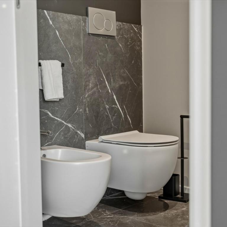 Palazzo Montella - Side sea view Suite with Bathtub - 4