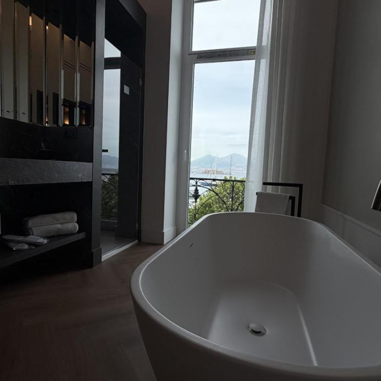 Palazzo Montella - Suite with Seaview and Bathtub - 7