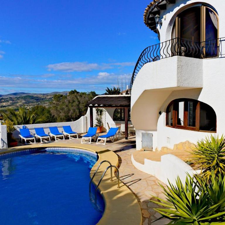 La Madrugada - Luxury Moraira Villa With Sea Views and Private Heated Pool - Three-Bedroom Villa - 9
